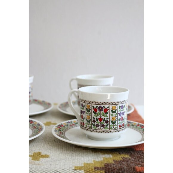1980's 8 Piece Vintage Royal Doulton England "Fireglow" Tea Cups & Saucers 80's - Picture 2 of 8